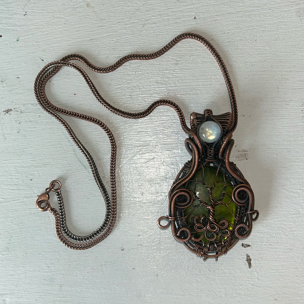 Hand wire wrapped pendant